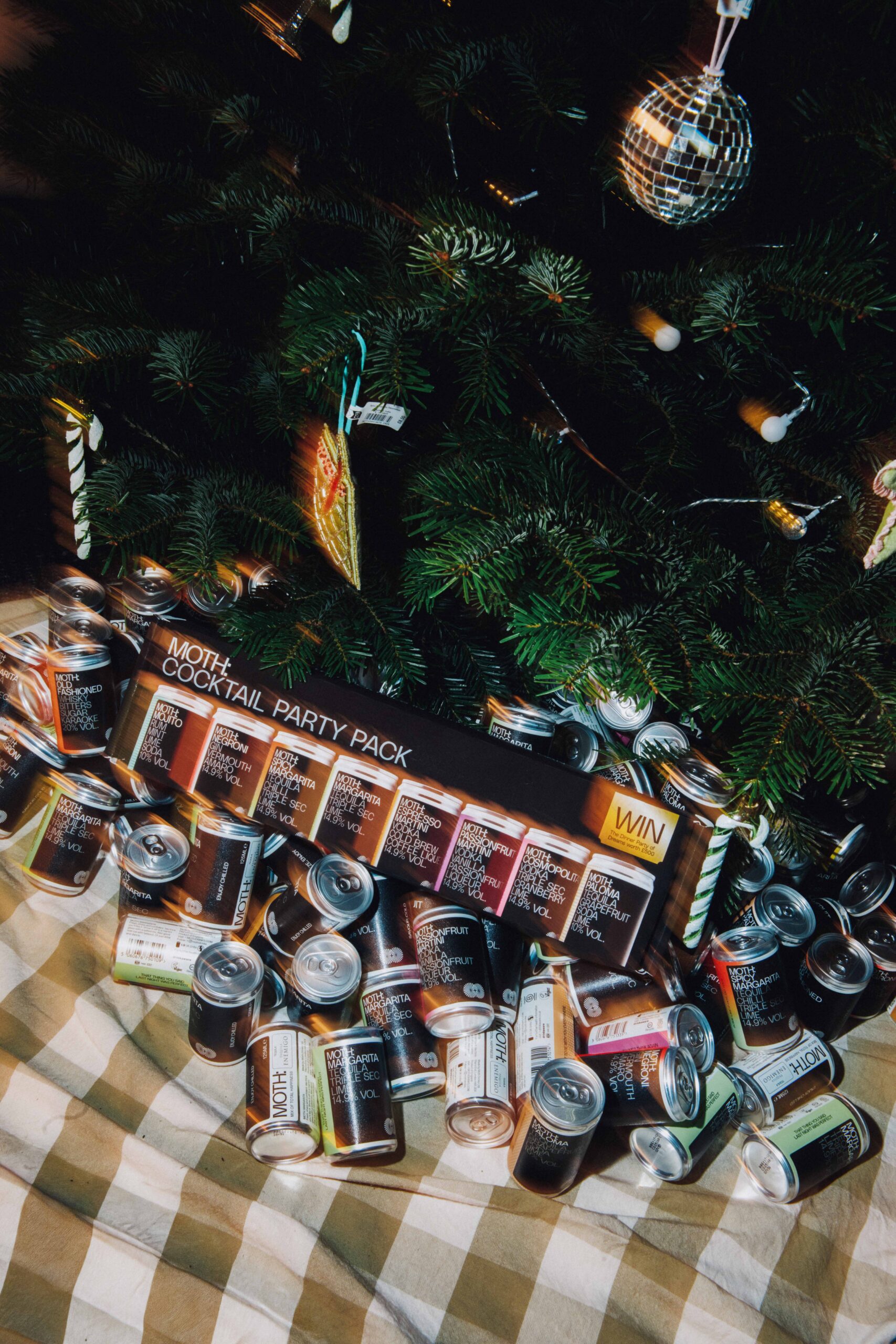 MOTH_PARTY_PACK_Lifestyle