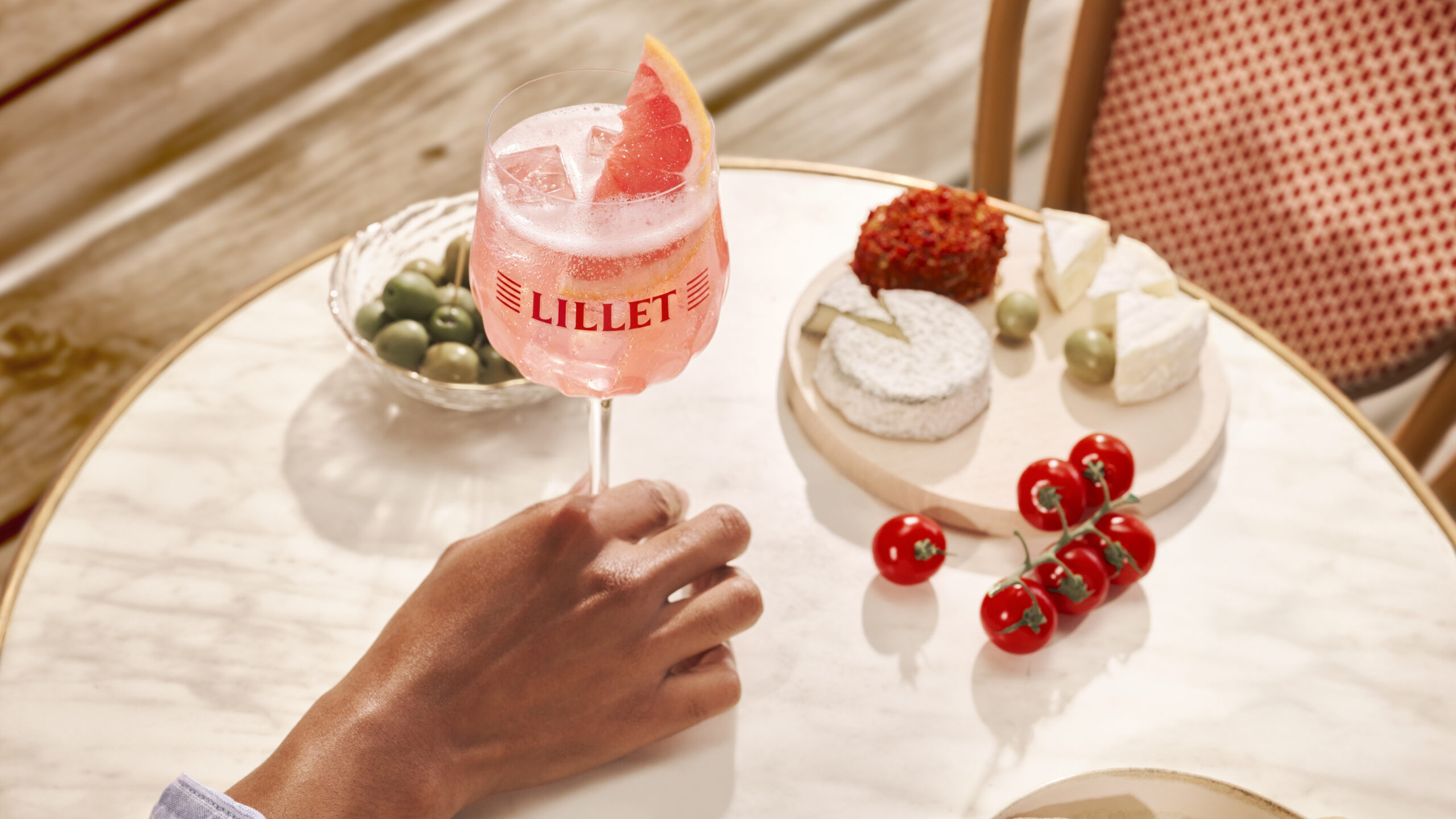 Lillet_Lillet Rosé Spritz_Still 2_16x9
